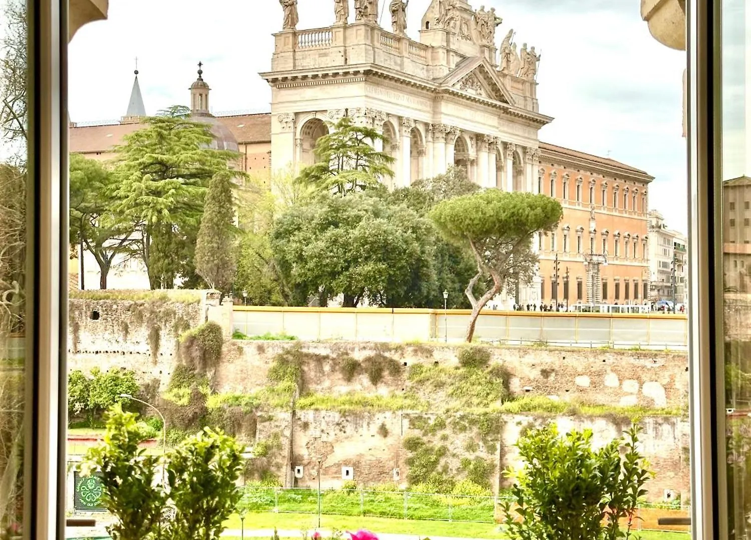Vacanze Romane Basilica Apartment