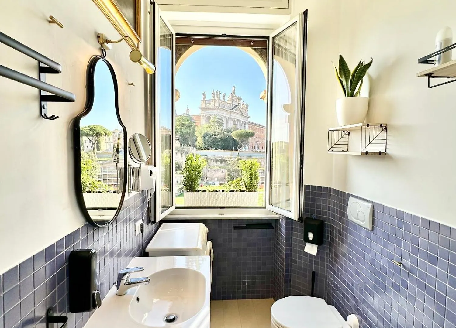 Vacanze Romane Basilica Italy